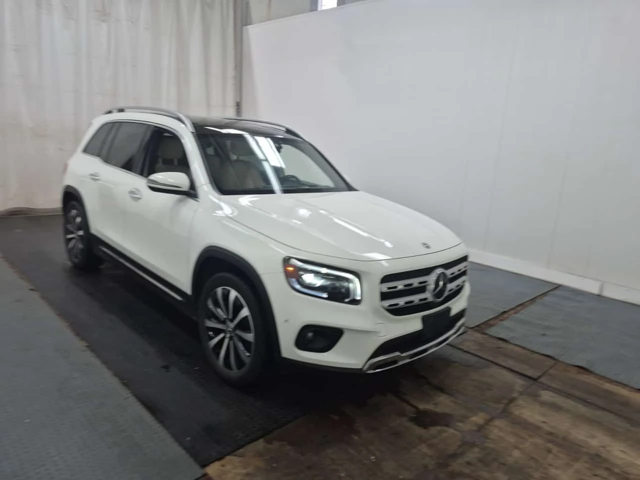 Mercedes-Benz GLB * 250 * CARFAX * BLIND SPOT * DRIVER ASSIST PKG *  | Mobile.bg � ����������� 3