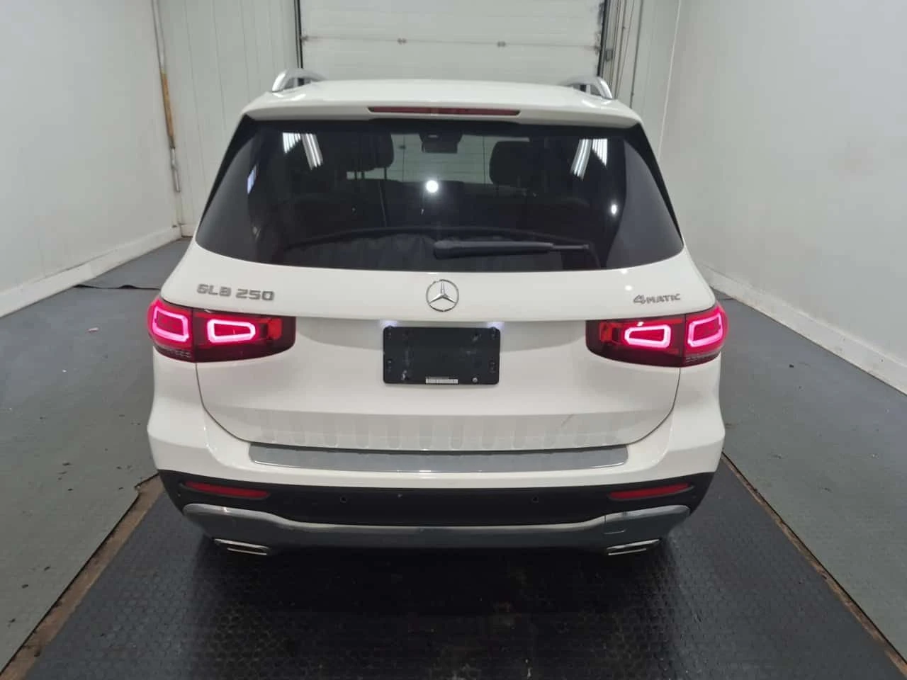Mercedes-Benz GLB * 250 * CARFAX * BLIND SPOT * DRIVER ASSIST PKG *  | Mobile.bg � ����������� 5