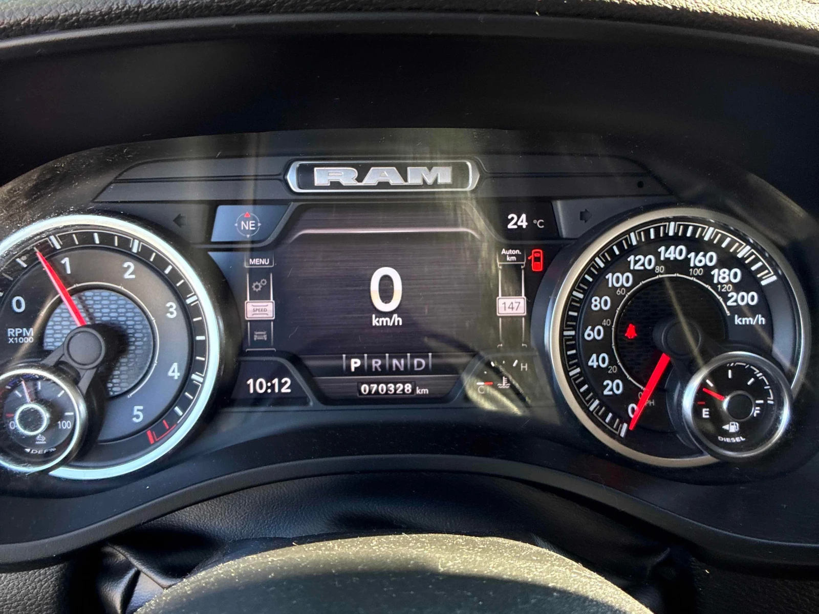 Dodge RAM 1500 * Laramie * АВТОКРЕДИТ БЕЗ ПЪРВОНАЧАЛНА ВНОСКА* , снимка 8 - Автомобили и джипове - 55974350
