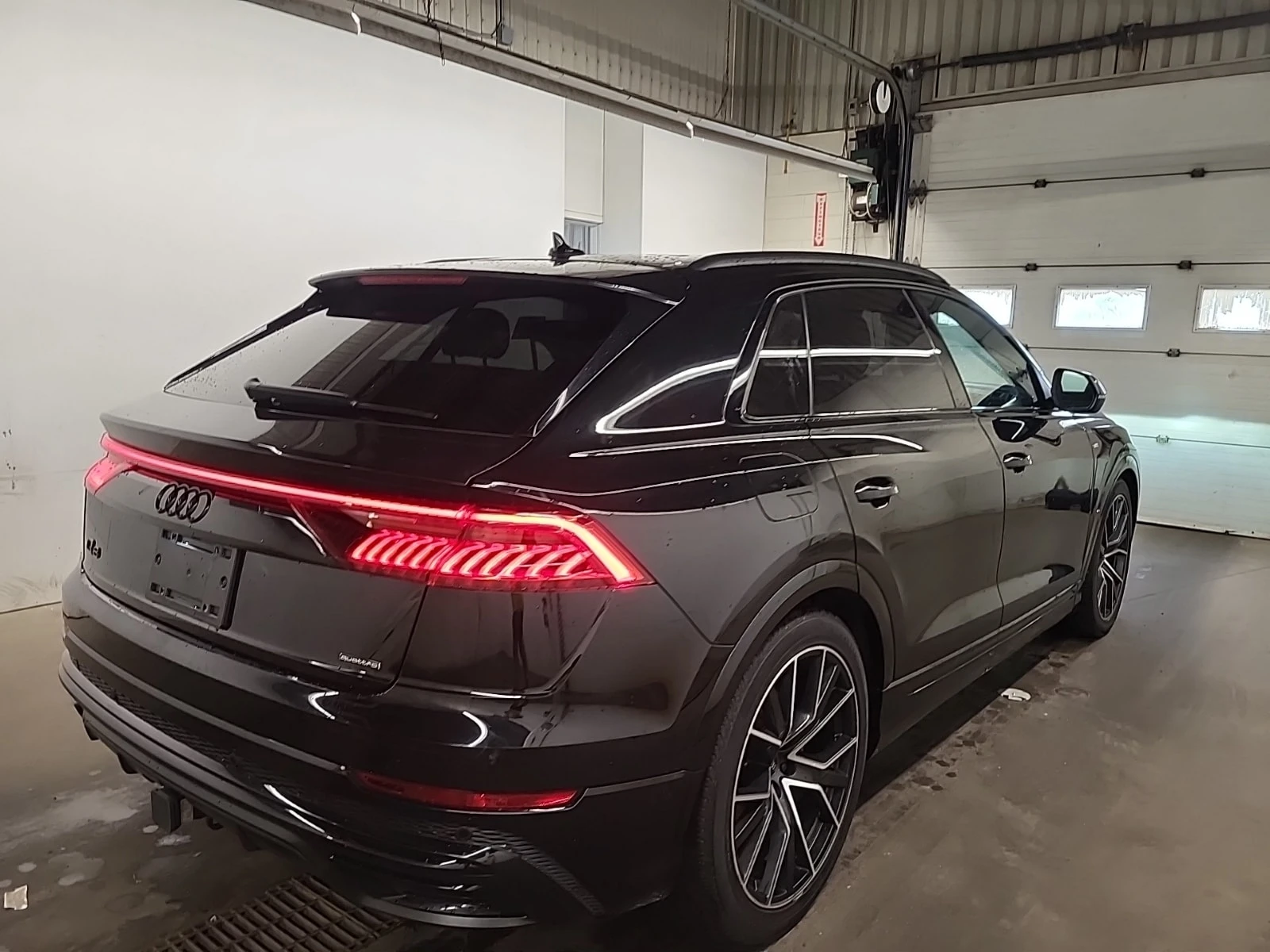 Audi Q8 S LINE * 55TFSi * TECHNIK * CARFAX * , снимка 3 - Автомобили и джипове - 56155529