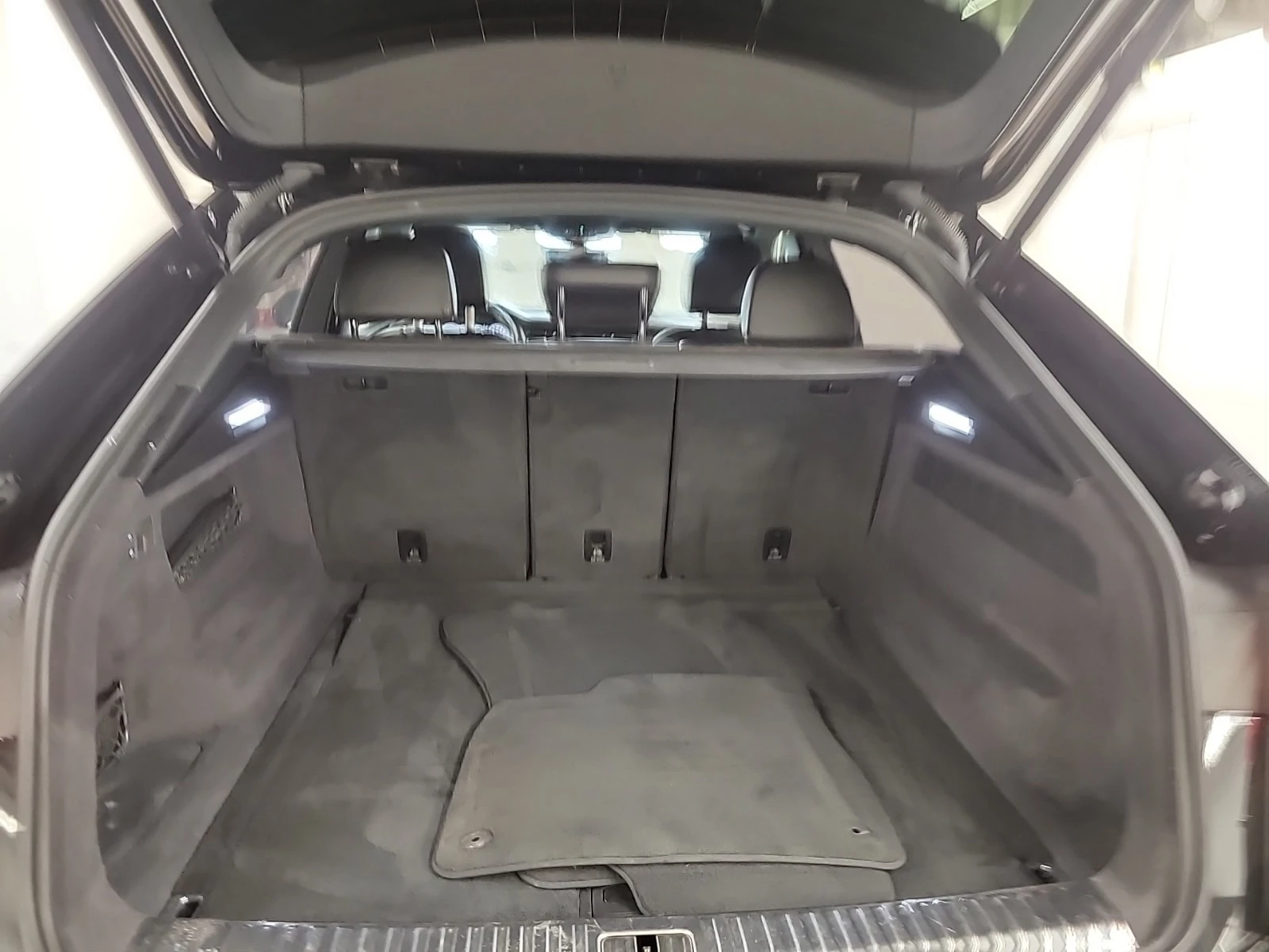Audi Q8 S LINE * 55TFSi * TECHNIK * CARFAX * , снимка 14 - Автомобили и джипове - 56155529