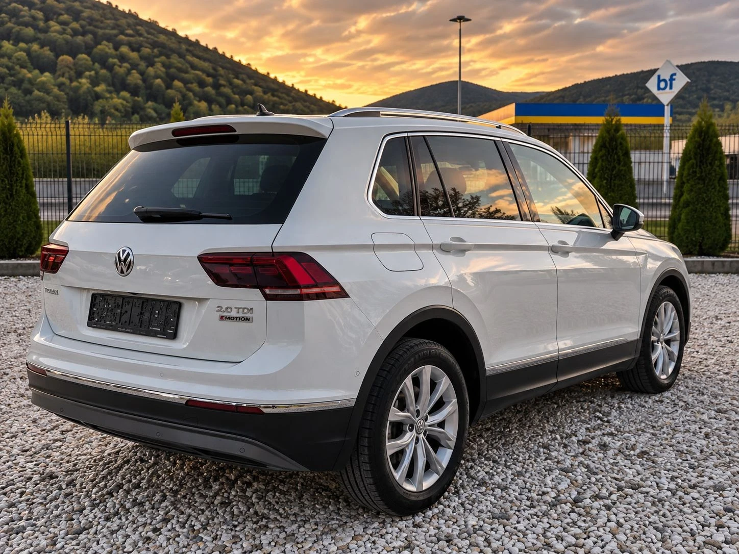 VW Tiguan FULL SERVICE 190�� �������4�4 | Mobile.bg � ����������� 3