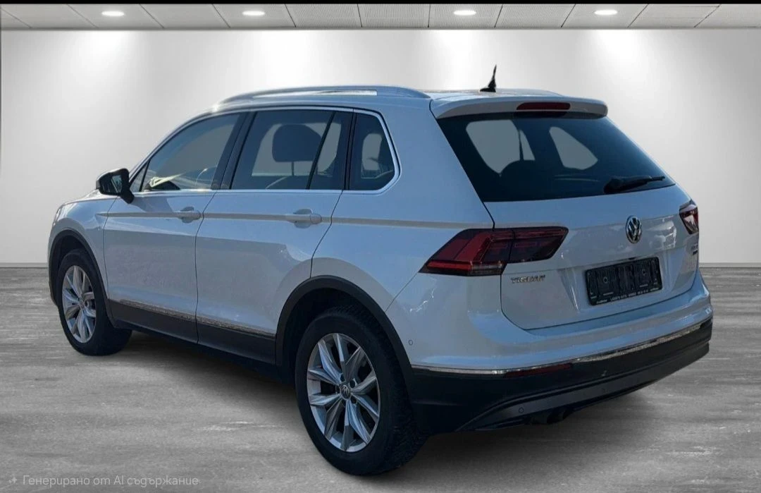 VW Tiguan FULL SERVICE 190кс Дигитал4х4, снимка 4 - Автомобили и джипове - 56335272