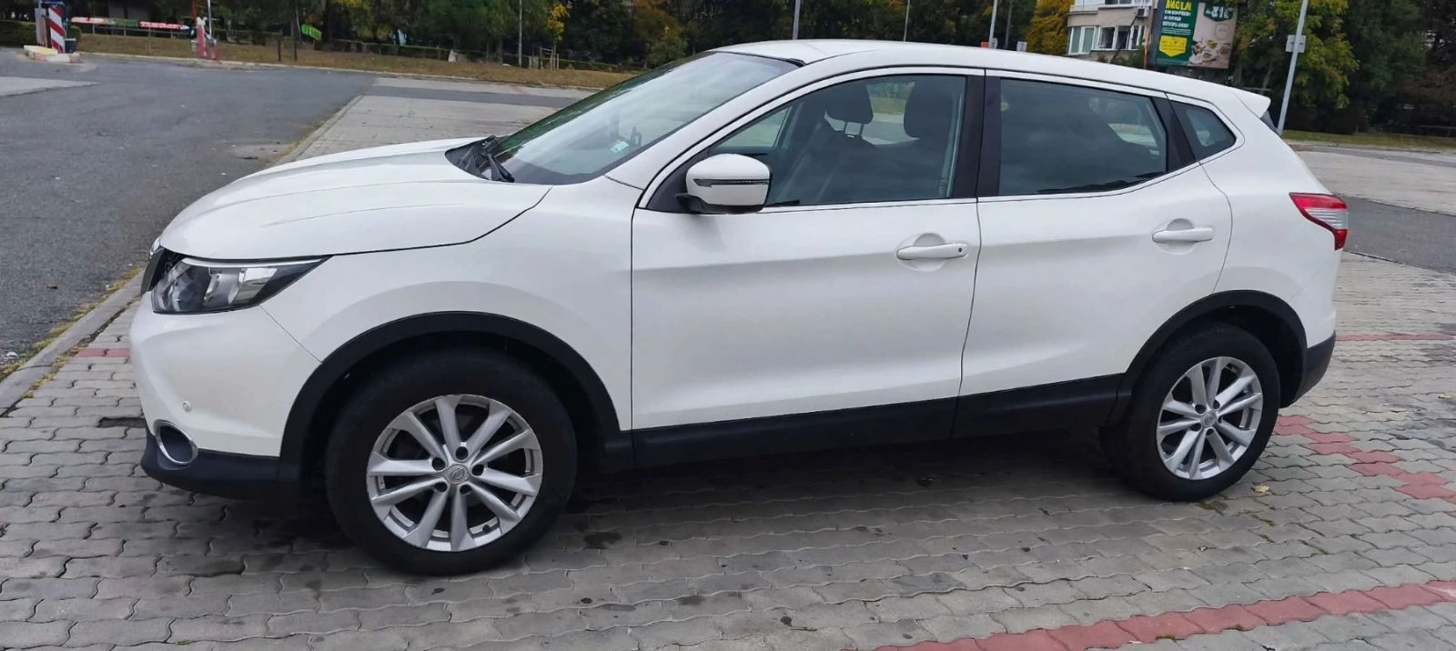 Nissan Qashqai, снимка 9 - Автомобили и джипове - 56518579