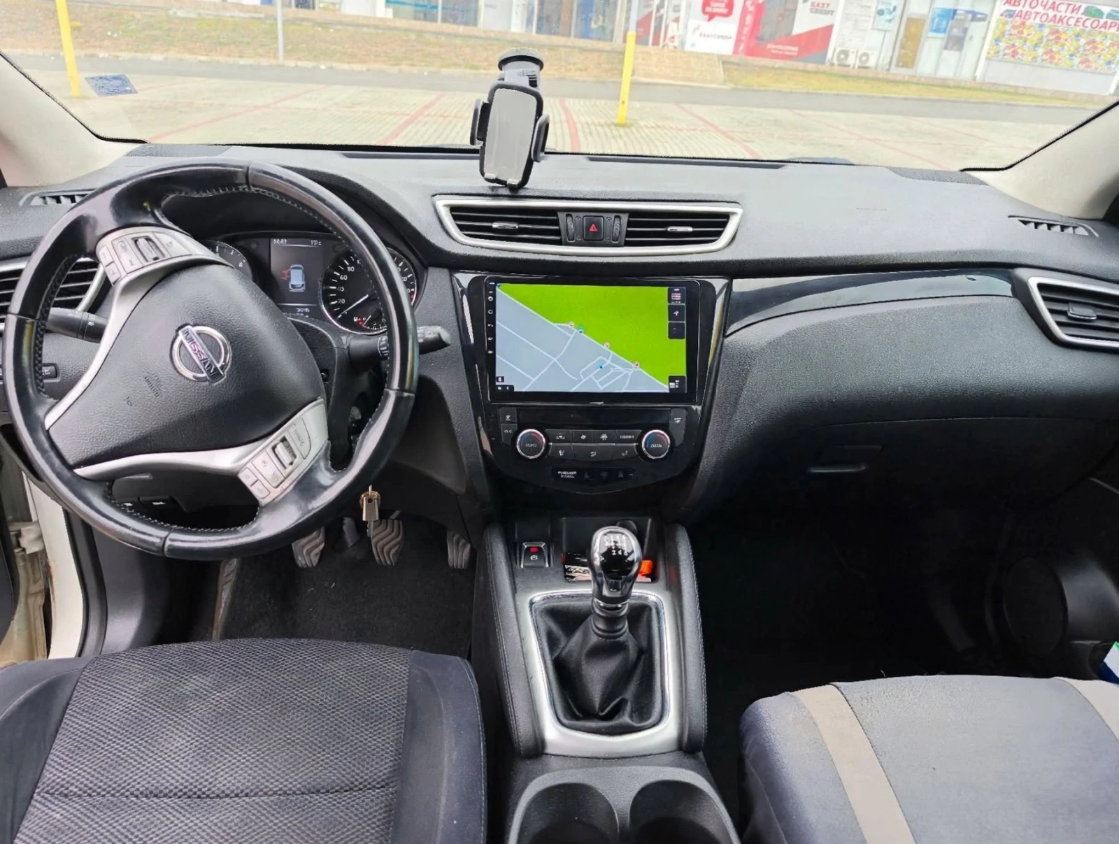 Nissan Qashqai, снимка 8 - Автомобили и джипове - 56518579