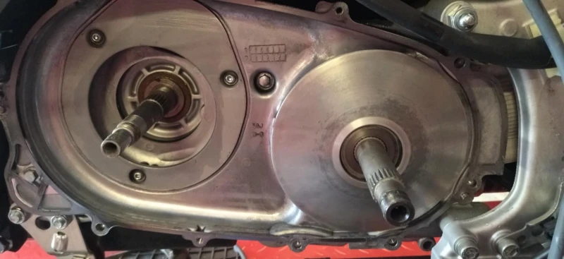 Yamaha T-max 500 ABS 2011г., снимка 15 - Мотоциклети и мототехника - 52407665