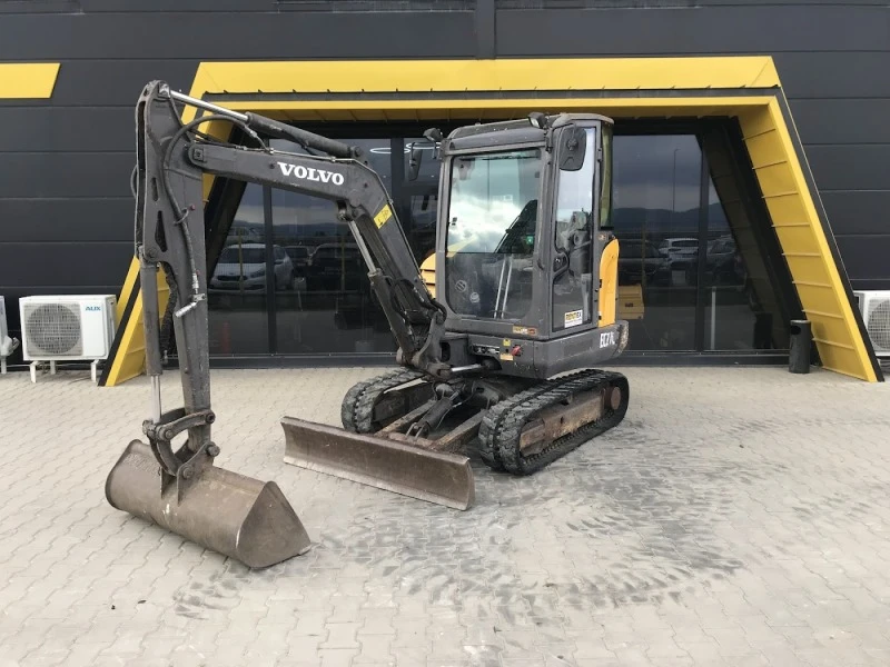 Багер Volvo EC27C 3000кг., снимка 9 - Индустриална техника - 45416985