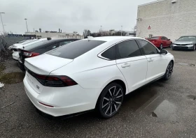 Honda Accord Hybrid * Carplay * Камера * Blind Spot * Сarfax * , снимка 4