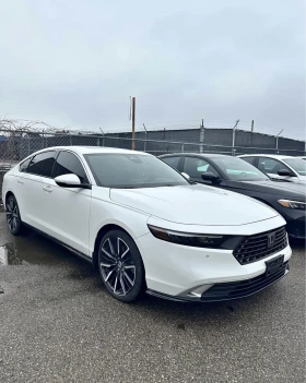 Honda Accord Hybrid * Carplay * Камера * Blind Spot * Сarfax * , снимка 1
