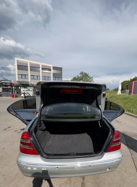 Mercedes-Benz E 320, снимка 16