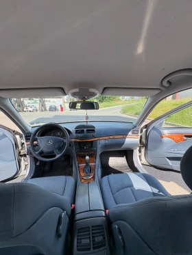 Mercedes-Benz E 320, снимка 11