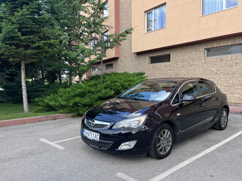 Opel Astra, снимка 1 - Автомобили и джипове - 46367432