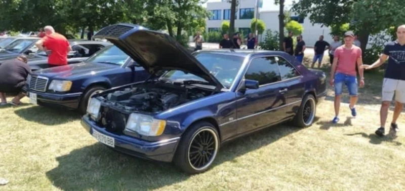 Mercedes-Benz 124 CE 200, снимка 4 - Автомобили и джипове - 49000580