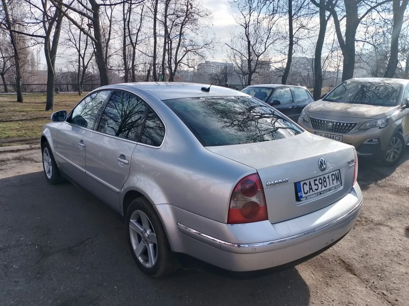 VW Passat 2.5 v6 180hp 4motion 6 степенна ръчна кутия , снимка 4 - Автомобили и джипове - 48866869