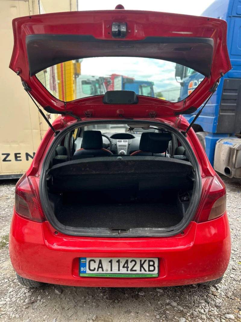 Toyota Yaris 1.0, снимка 5 - Автомобили и джипове - 52458512