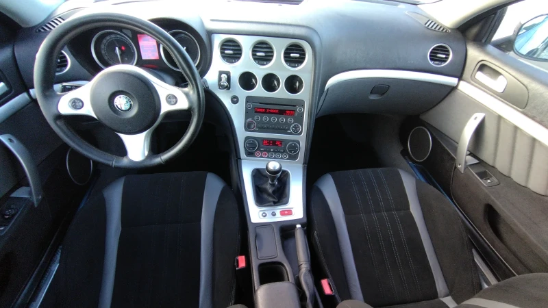 Alfa Romeo Brera 2.4 jtd Швейцария, снимка 9 - Автомобили и джипове - 52150817