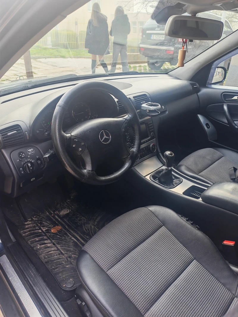 Mercedes-Benz C 200, снимка 12 - Автомобили и джипове - 52231762