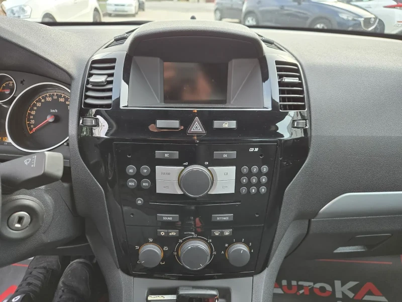 Opel Zafira 1.8i-140кс= 7МЕСТА= ГАЗ= КЛИМАТИК, снимка 15 - Автомобили и джипове - 53090502