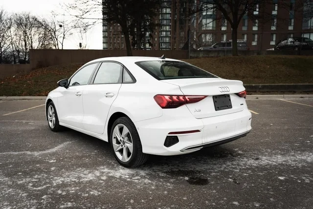 Audi A3 Komfort* AWD* АвтоКредит* (ЦЕНА ДО БГ), снимка 5 - Автомобили и джипове - 53136395