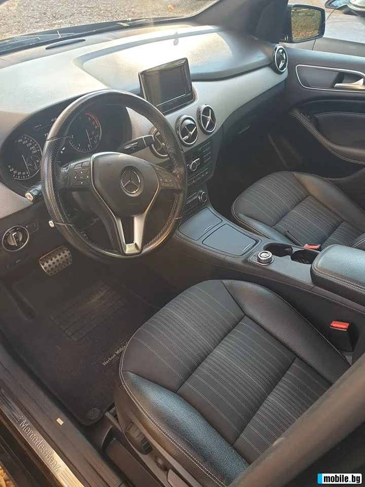 Mercedes-Benz B 180 Sport Сервизна история , снимка 16 - Автомобили и джипове - 54453677
