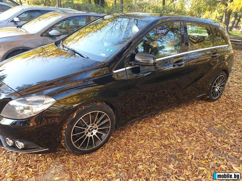 Mercedes-Benz B 180 Sport Сервизна история , снимка 12 - Автомобили и джипове - 54453677