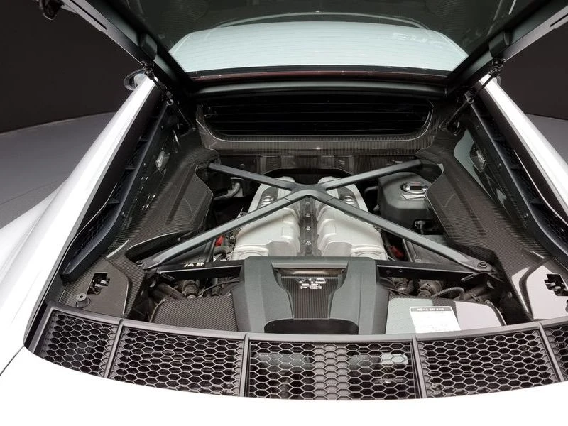 Audi R8 5.2 V10 Performance Coupe| 620к.с.| ВКЛ.ТЕХНОТЕСТ, снимка 6 - Автомобили и джипове - 55430788