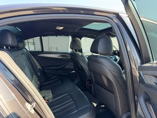 BMW 530 530i xDrive Sedan AWD | M Package | , снимка 16 - Автомобили и джипове - 55810448