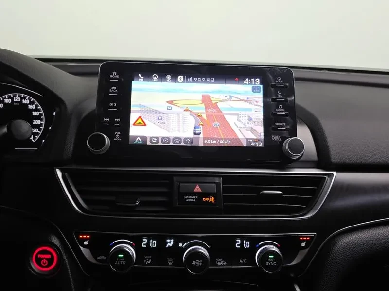Honda Accord 2.0 Hybrid Ex-L, снимка 13 - Автомобили и джипове - 55921824