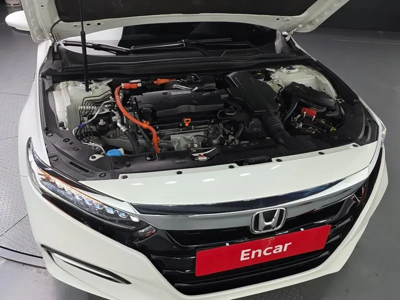 Honda Accord 2.0 Hybrid Ex-L, снимка 6 - Автомобили и джипове - 55921824