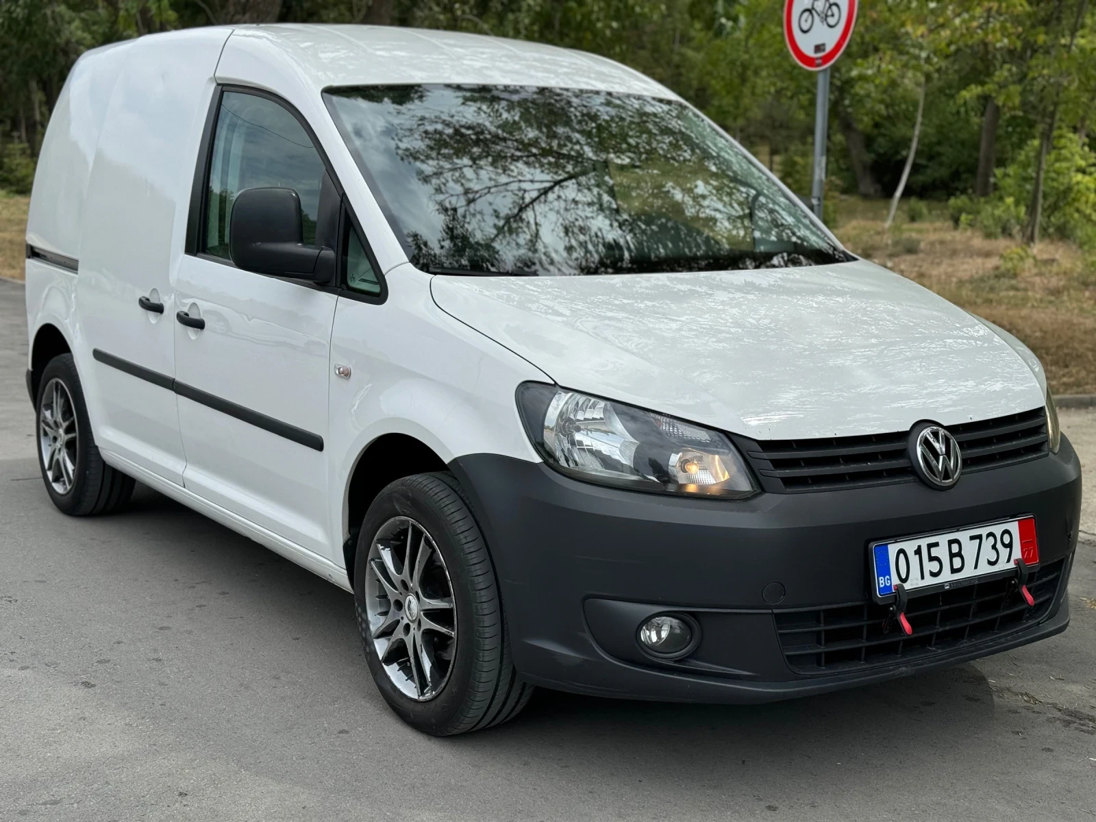 VW Caddy 1.6TDi Климатик Навигация - изображение 2