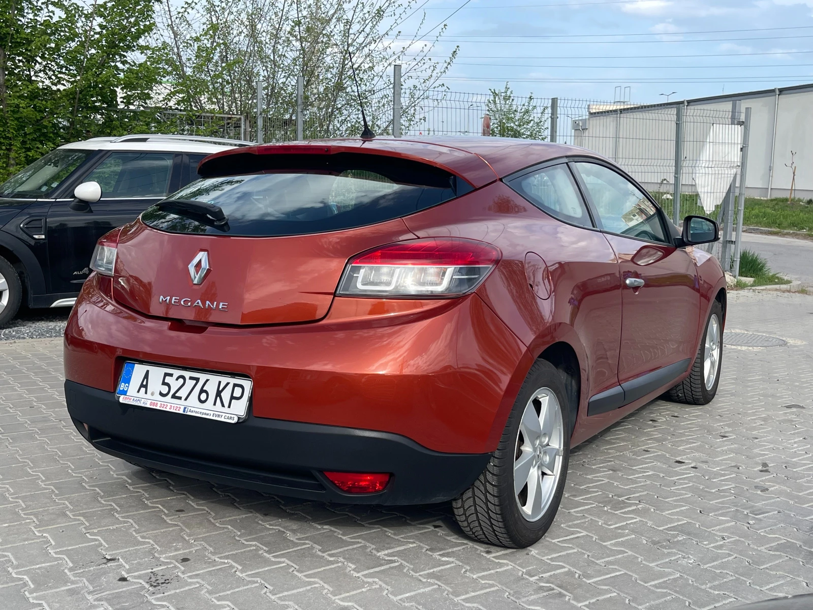 Renault Megane 1.6 Dynamique Coupe Бензин 110к.с Сервизна история - изображение 4