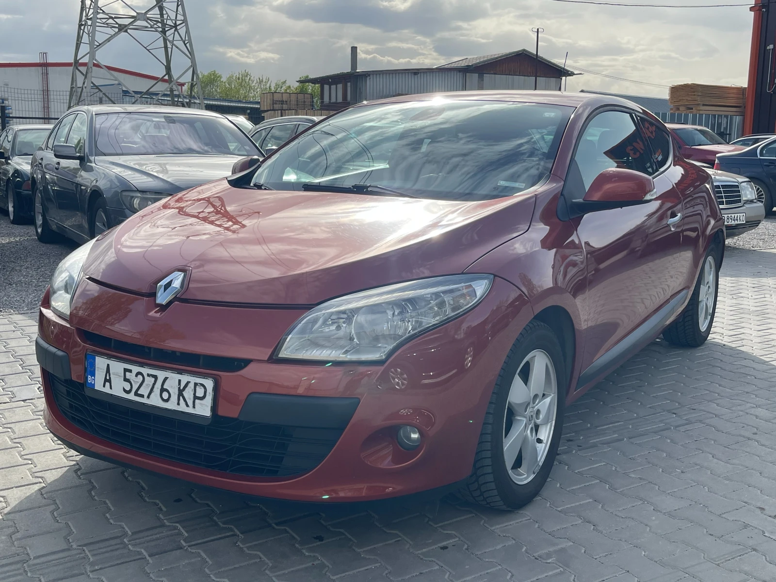 Renault Megane 1.6 Dynamique Coupe Бензин 110к.с Сервизна история - изображение 3