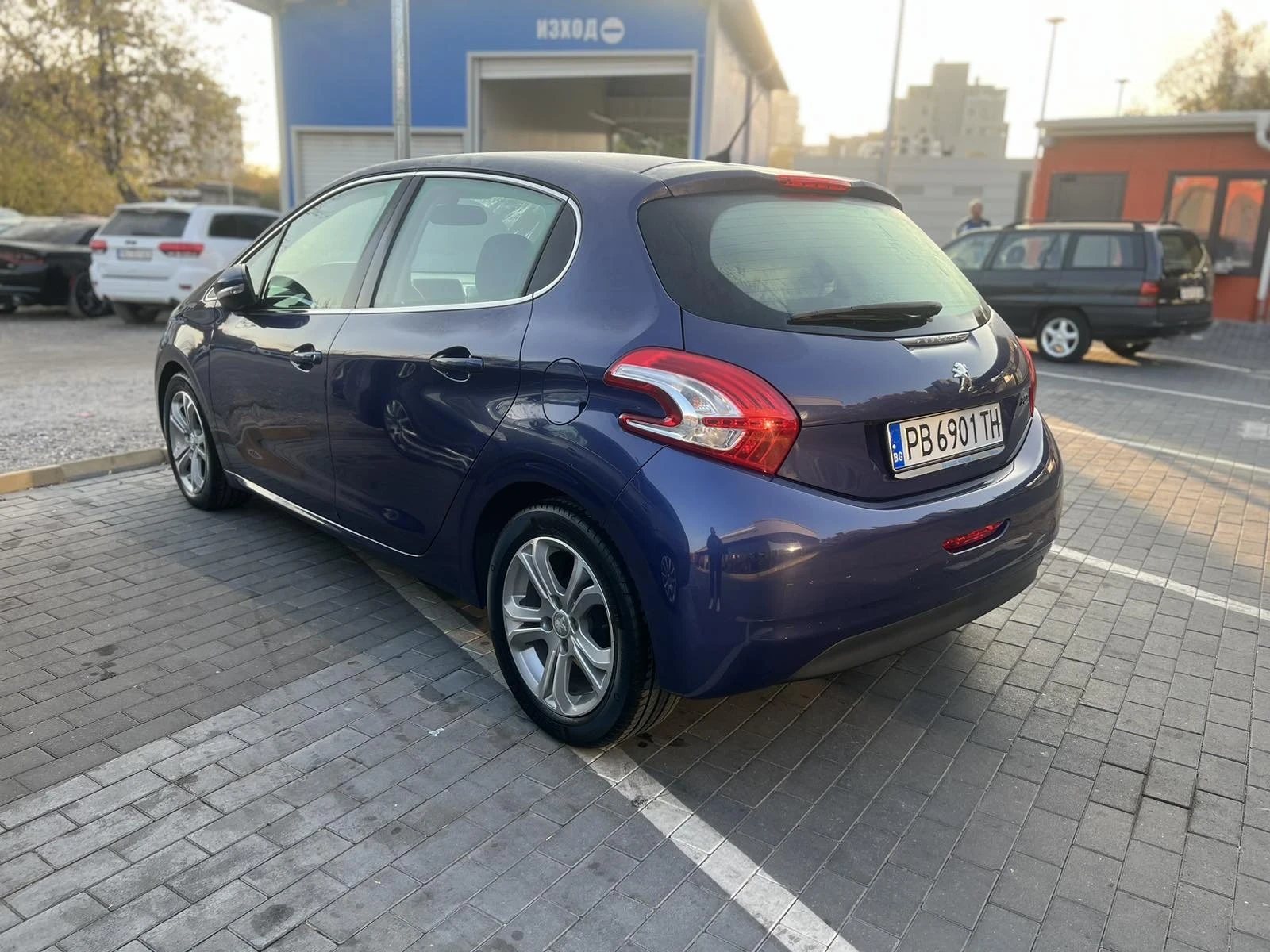 Peugeot 208 1.4 - изображение 3