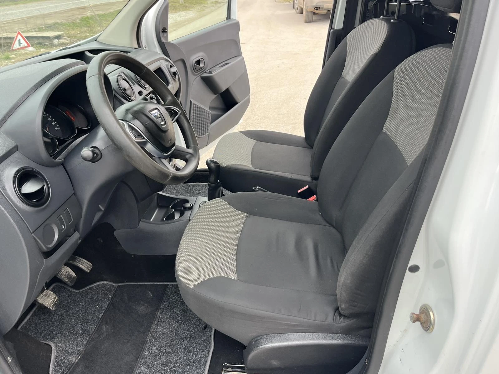 Dacia Dokker 1.2TURBO 116кс. EURO 6 КЛИМАТИК - изображение 8