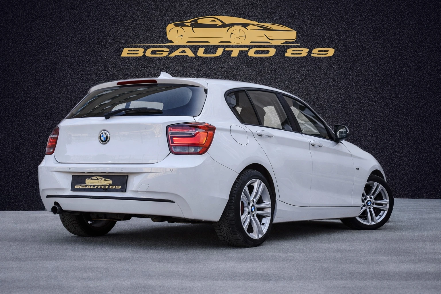 BMW 118 D 143k.c. SPORT / АВТОМАТ, снимка 6 - Автомобили и джипове - 53736452