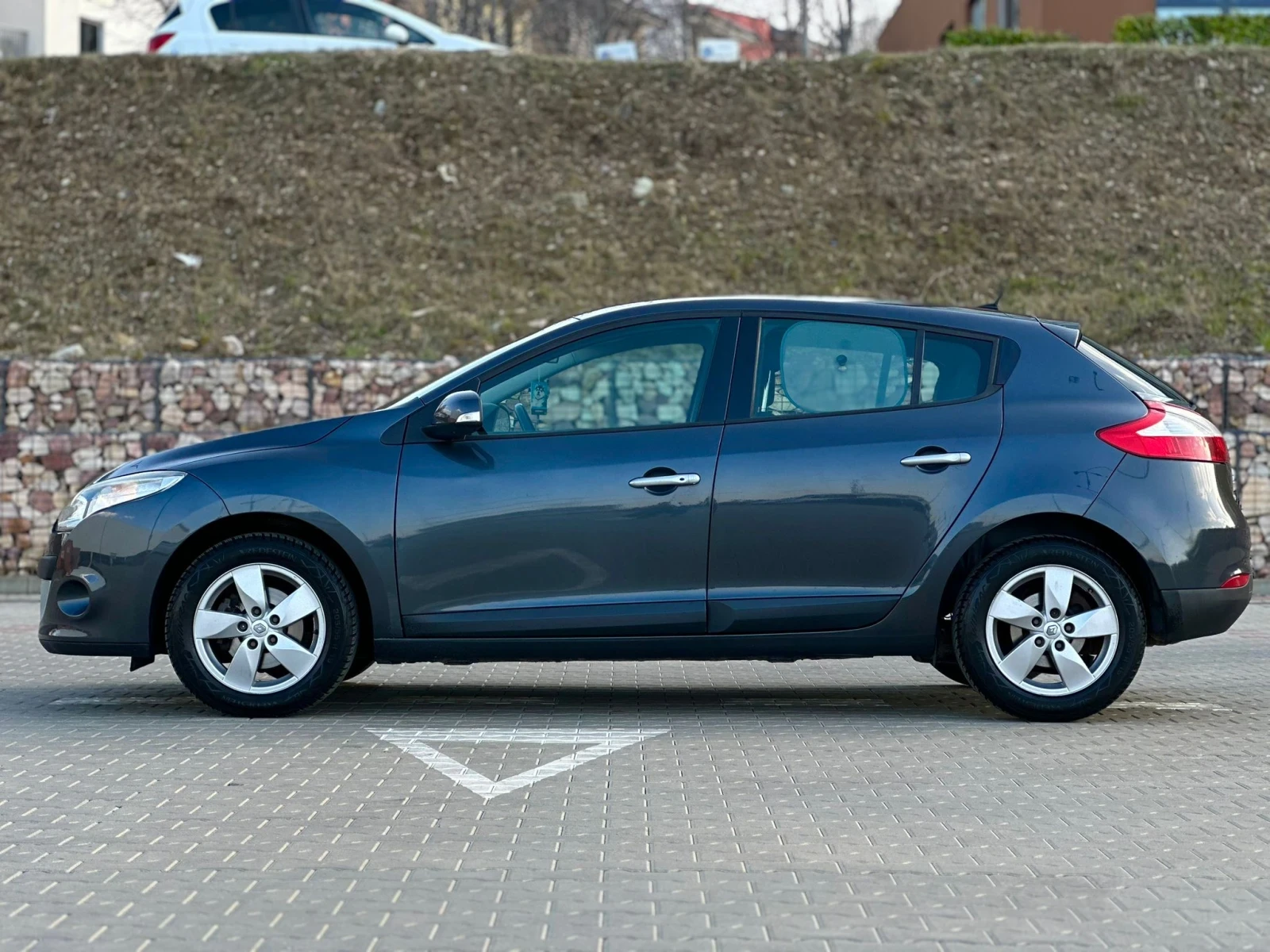Renault Megane, снимка 4 - Автомобили и джипове - 53885185
