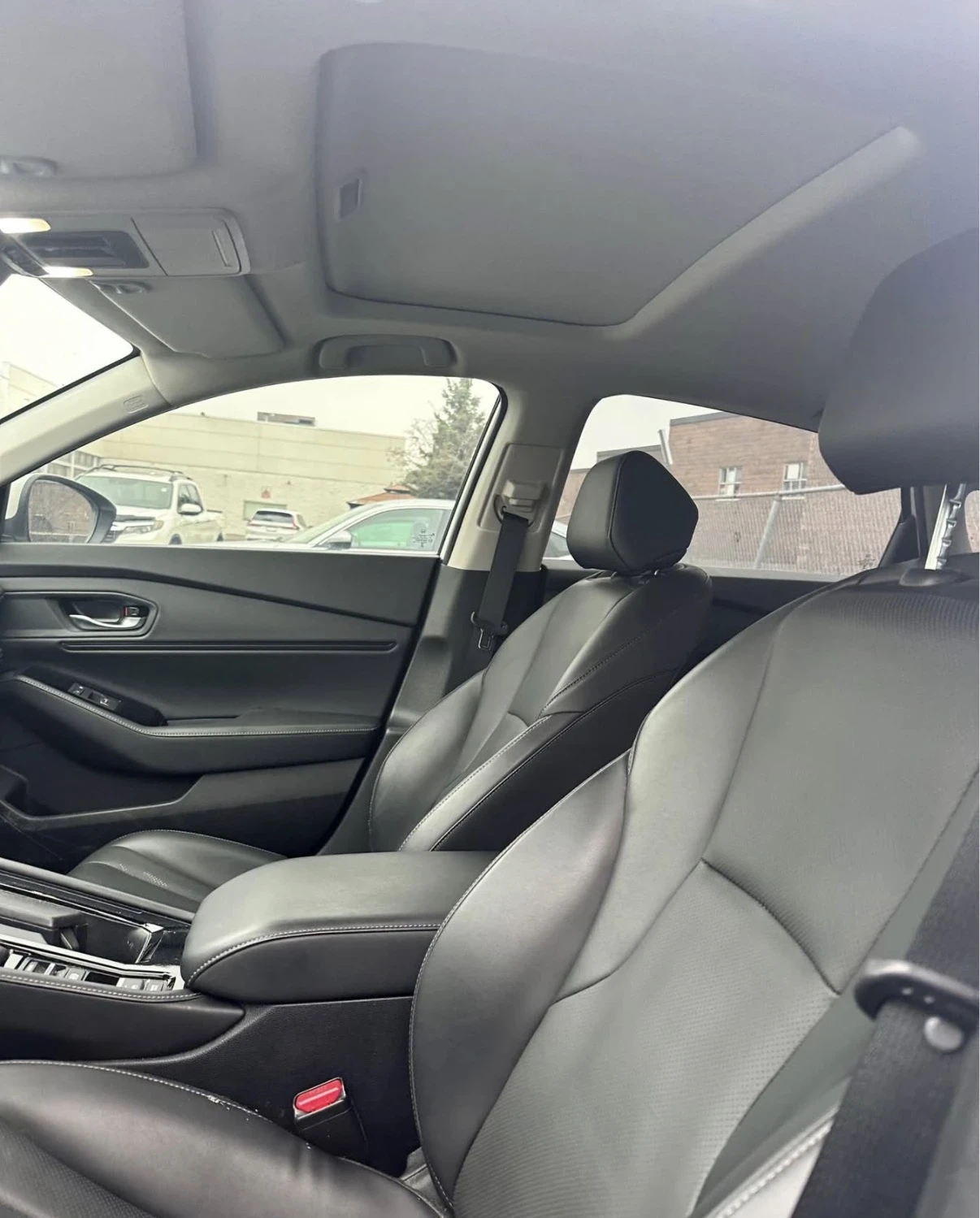 Honda Accord Hybrid * Carplay * Камера * Blind Spot * Сarfax * , снимка 10 - Автомобили и джипове - 54109495