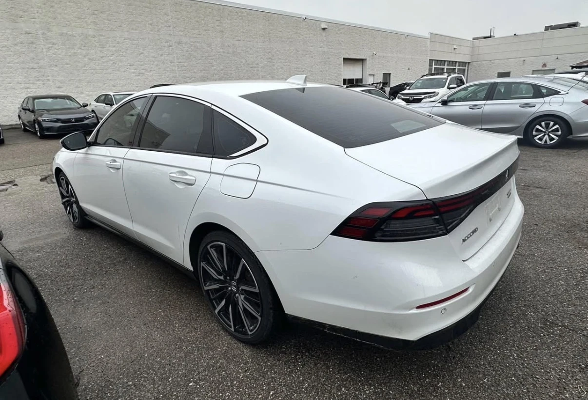 Honda Accord Hybrid * Carplay * Камера * Blind Spot * Сarfax * , снимка 5 - Автомобили и джипове - 54109495