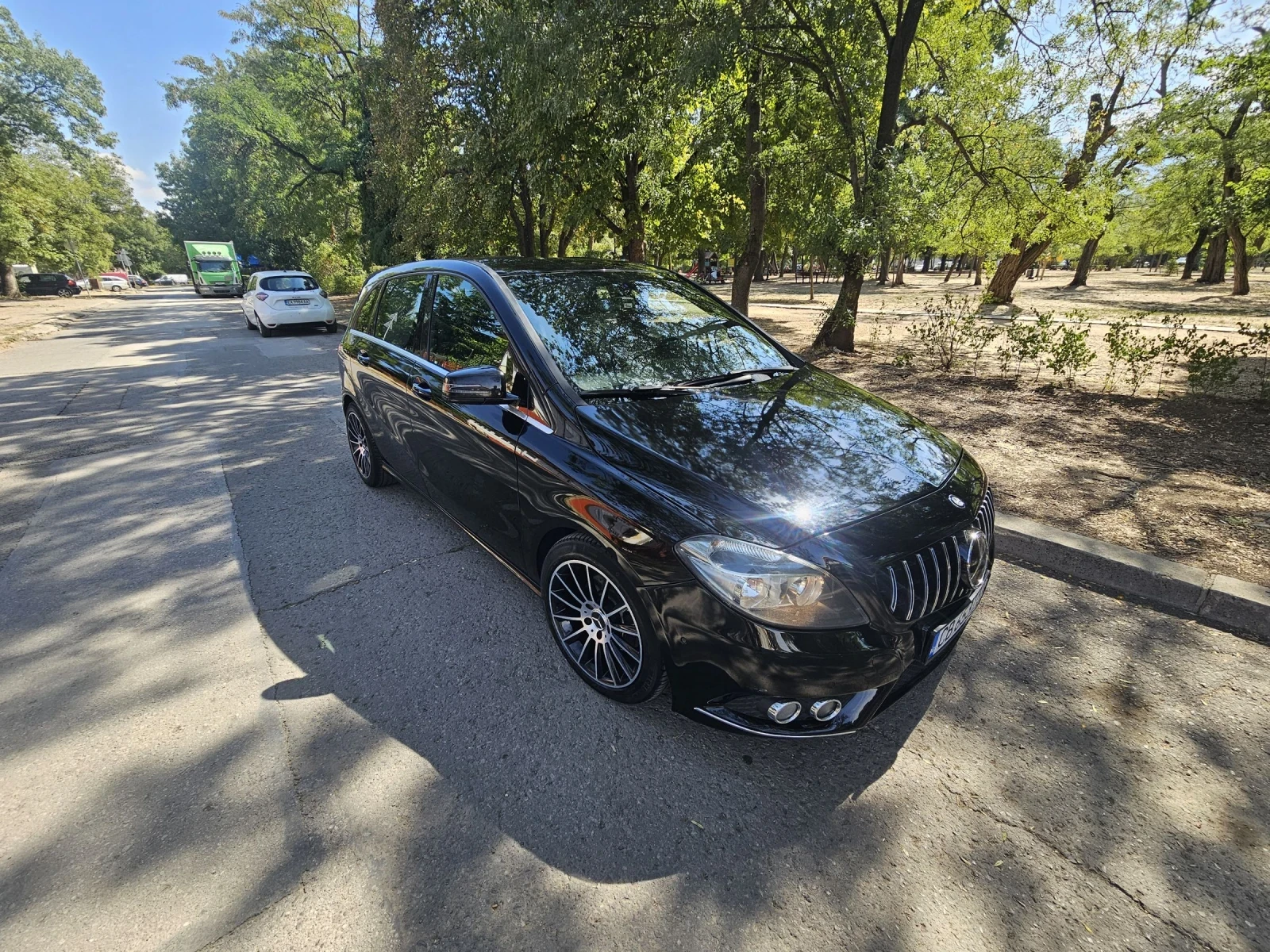 Mercedes-Benz B 180 Sport Сервизна история 