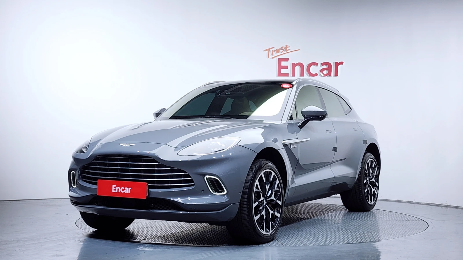 Aston Martin DBX V8* 360* DISTRONIK* ОБДУХ* КРАЙНА ЦЕНА