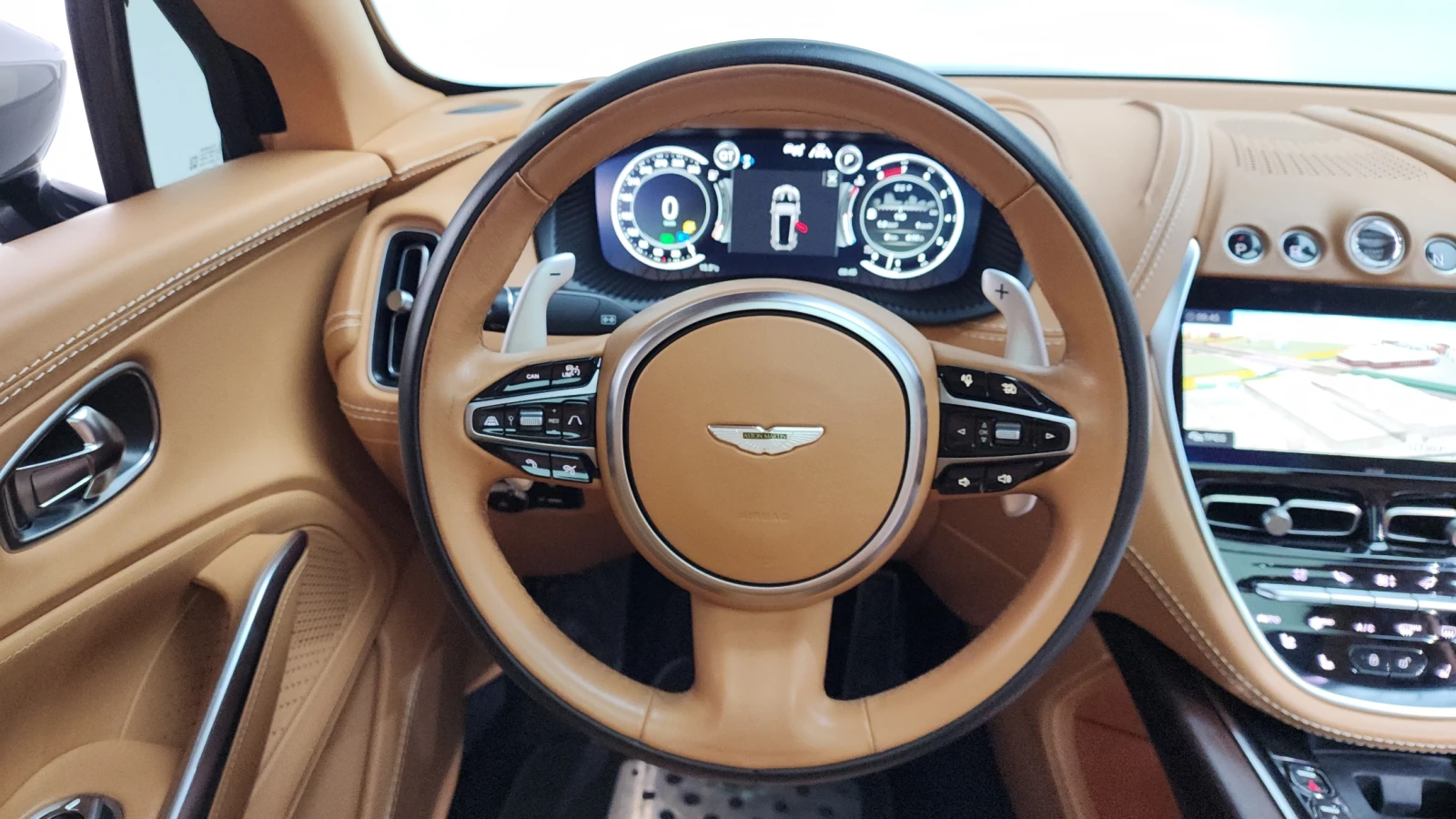 Aston Martin DBX V8* 360* DISTRONIK* ОБДУХ* КРАЙНА ЦЕНА, снимка 6 - Автомобили и джипове - 54645776