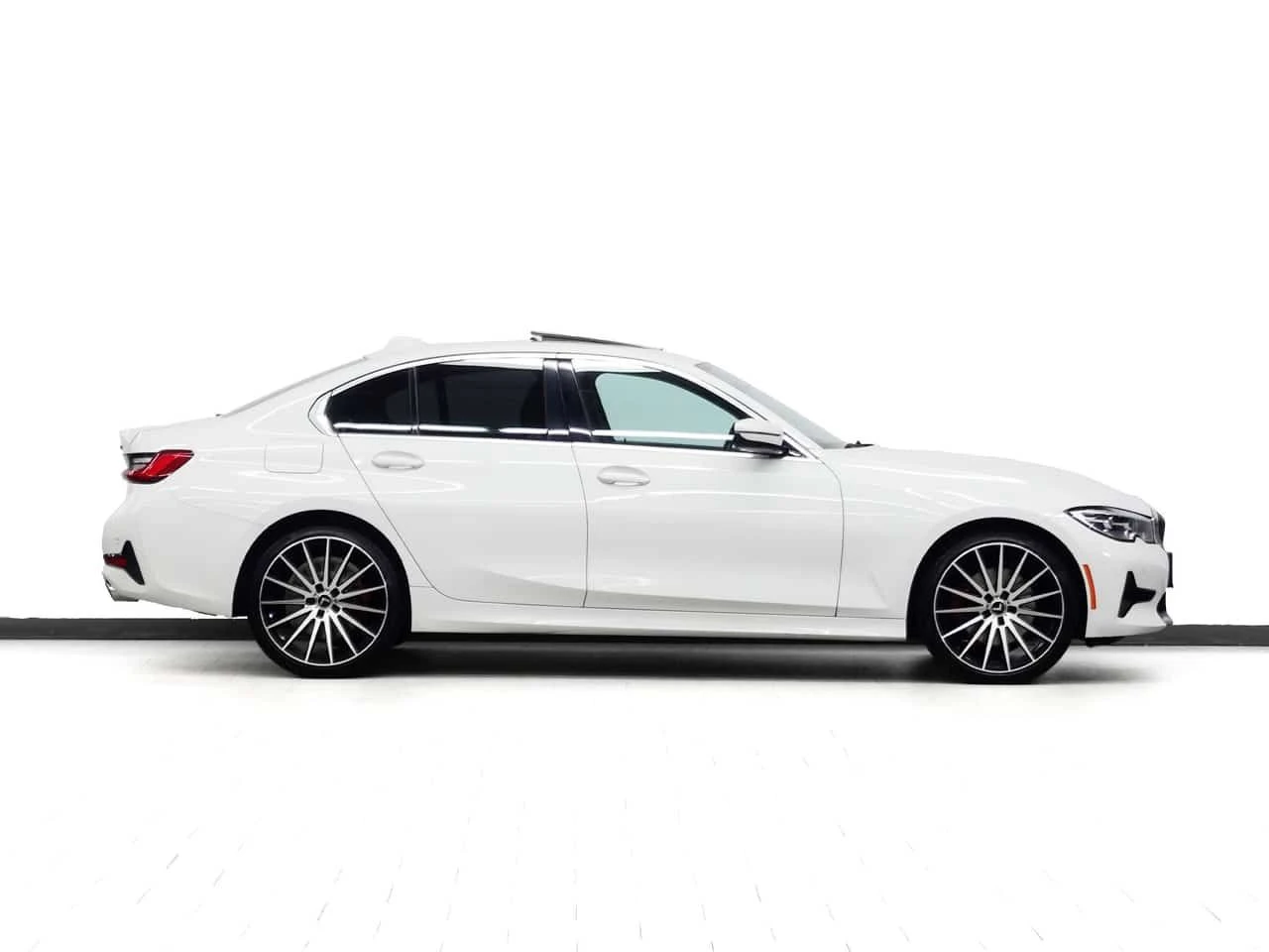BMW 330 * CARFAX * ЦЕНА ДО БГ, снимка 3 - Автомобили и джипове - 54742697