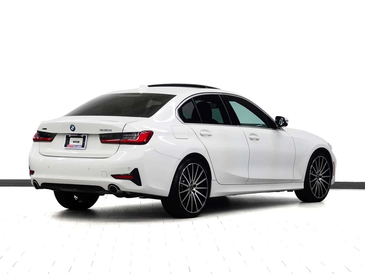 BMW 330 * CARFAX * ЦЕНА ДО БГ, снимка 9 - Автомобили и джипове - 54742697