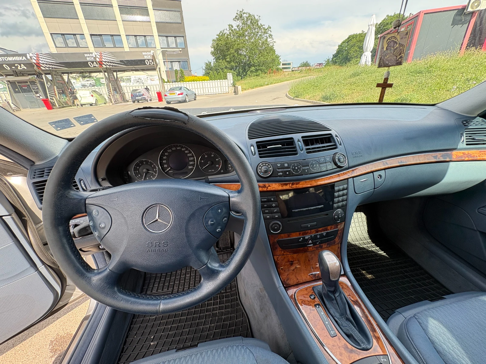 Mercedes-Benz E 320, снимка 17 - Автомобили и джипове - 54948745