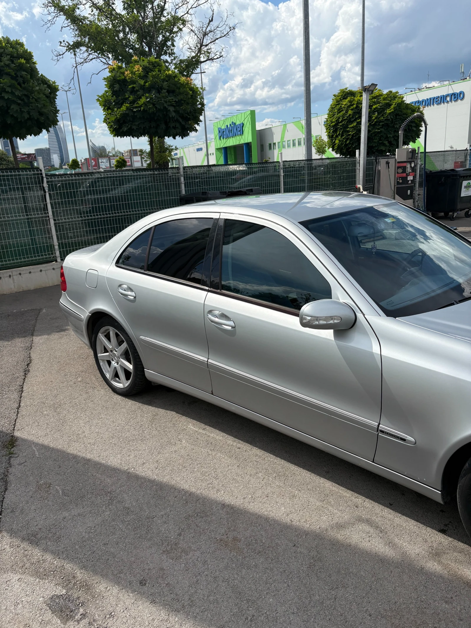 Mercedes-Benz E 320, снимка 7 - Автомобили и джипове - 54948745