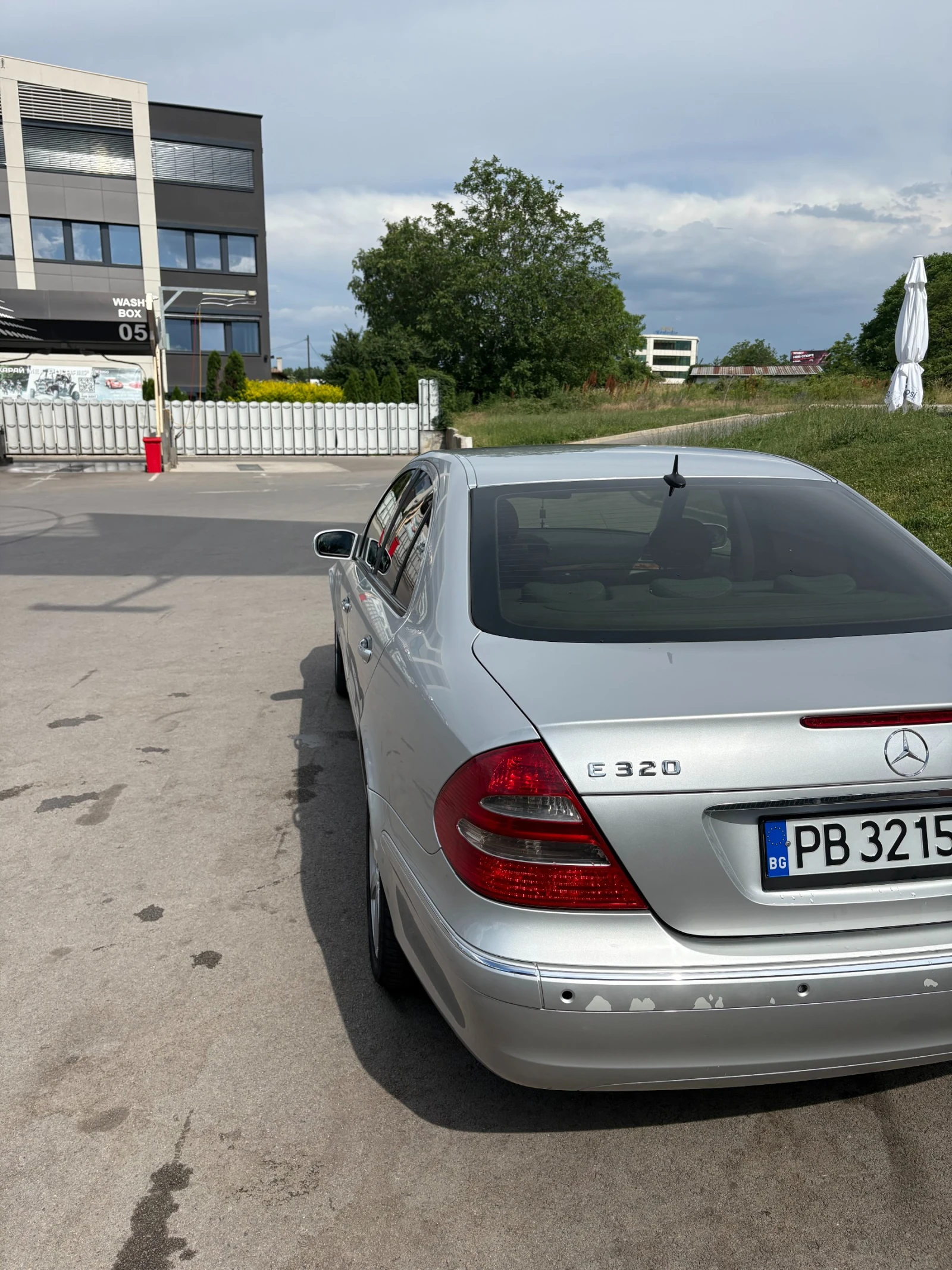 Mercedes-Benz E 320, снимка 5 - Автомобили и джипове - 54948745