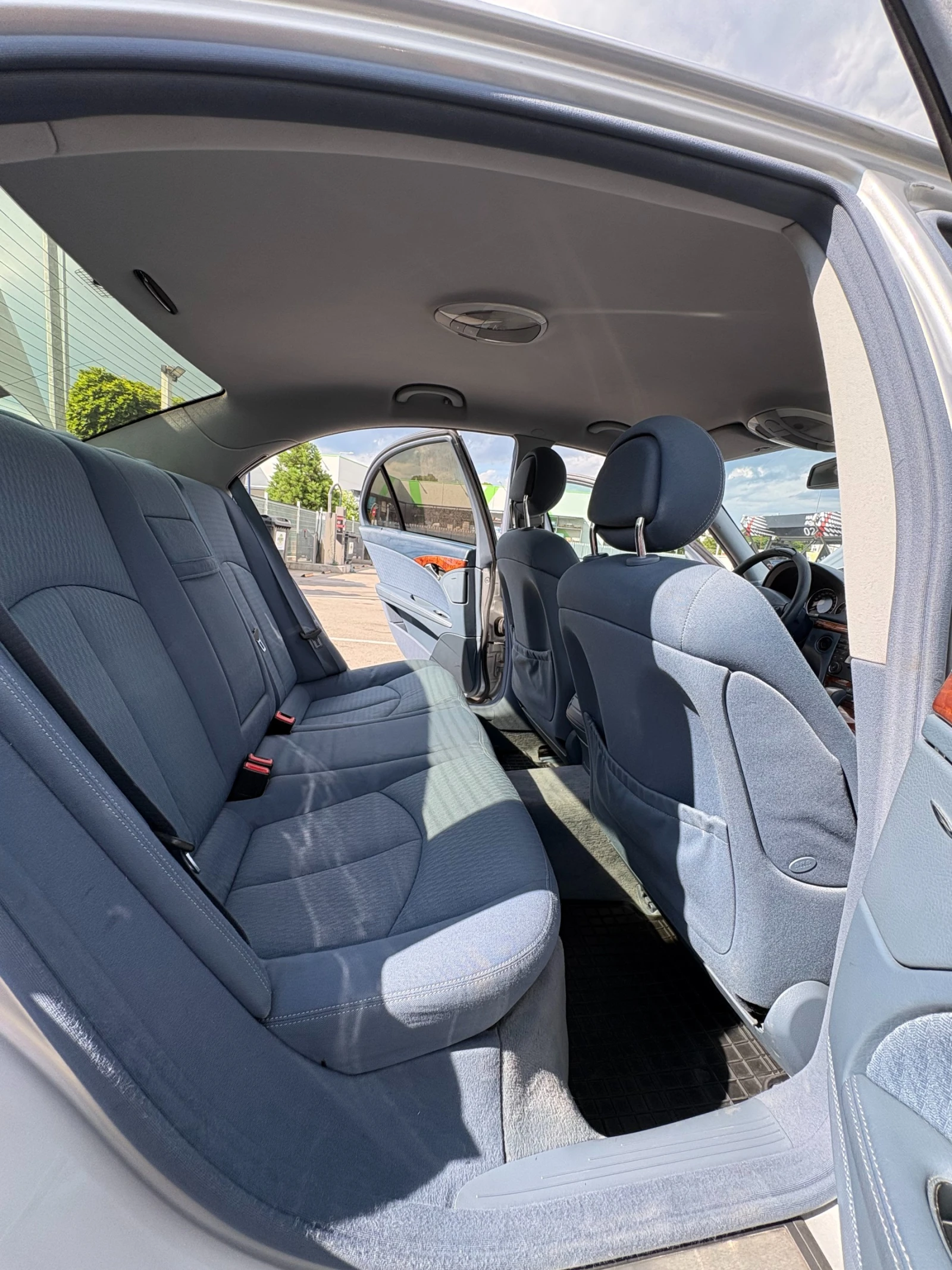 Mercedes-Benz E 320, снимка 15 - Автомобили и джипове - 54948745