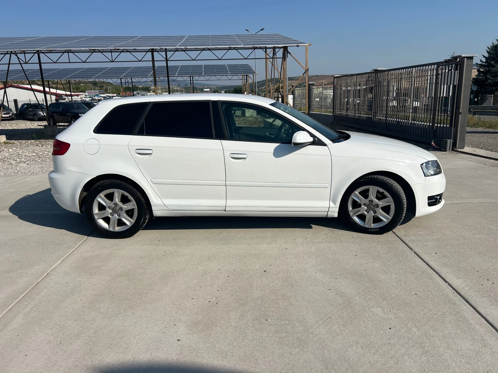 Audi A3 1.6TDI , снимка 8 - Автомобили и джипове - 55752029