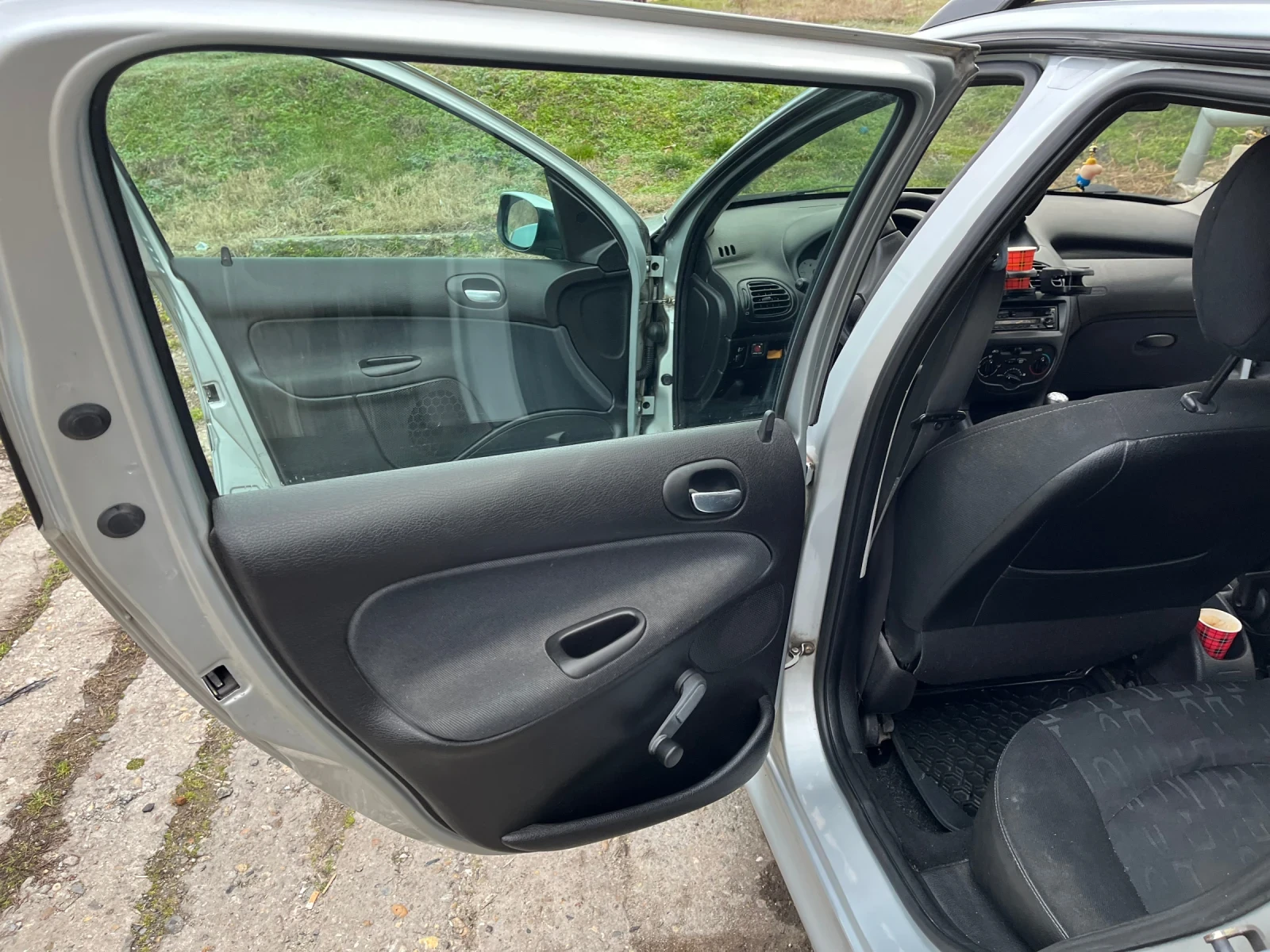 Peugeot 206 SW, снимка 6 - Автомобили и джипове - 56735904