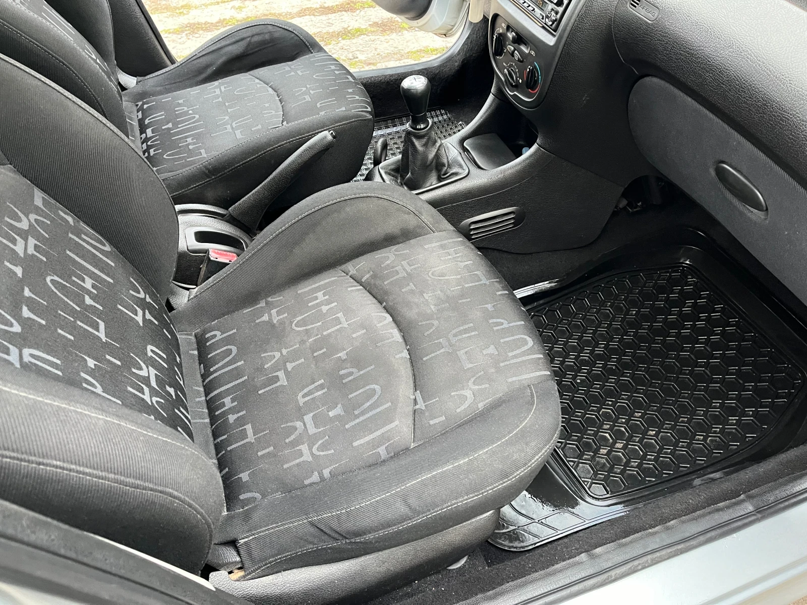 Peugeot 206 SW, снимка 10 - Автомобили и джипове - 56735904